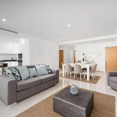 Apartment Brand New Spacious Bright Ground Floor Apartment, Vila Ancora,