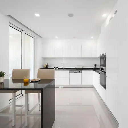 Brand New Spacious Bright Ground Floor Apartment, Vila Ancora, Apartment Lagos