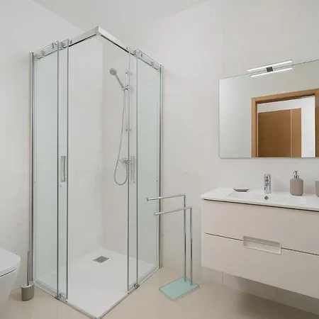 Brand New Spacious Bright Ground Floor Apartment, Ancora,